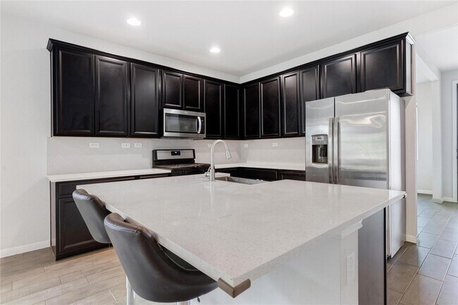 Building Photo - 420 Winding Hollow Ln