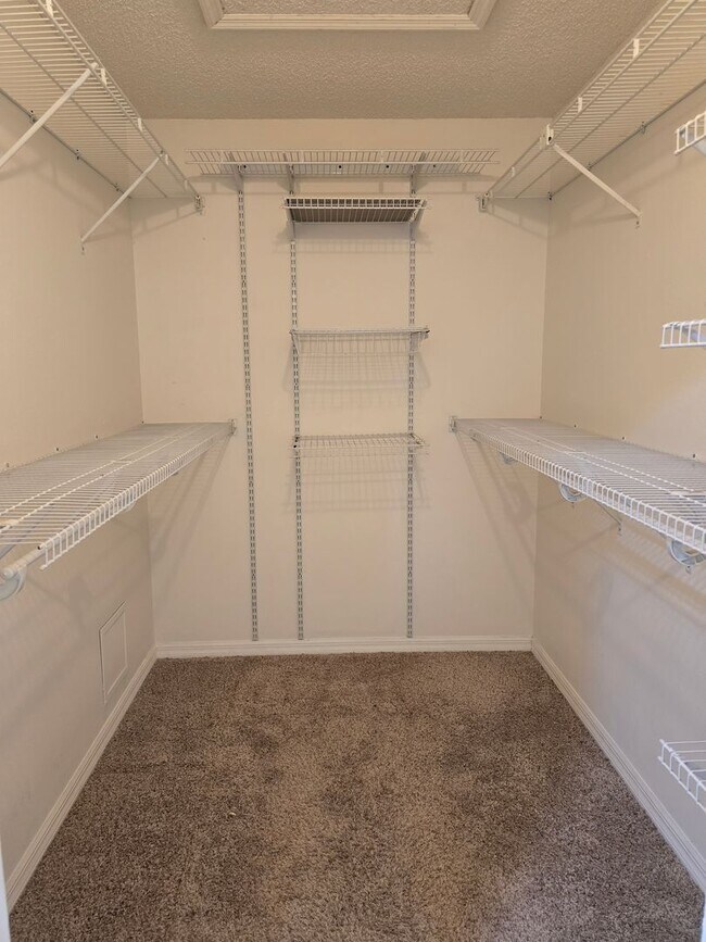 Building Photo - Be Home for the Holidays!