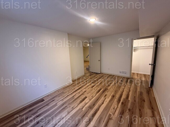 Building Photo - 3113-3115 S Bunker