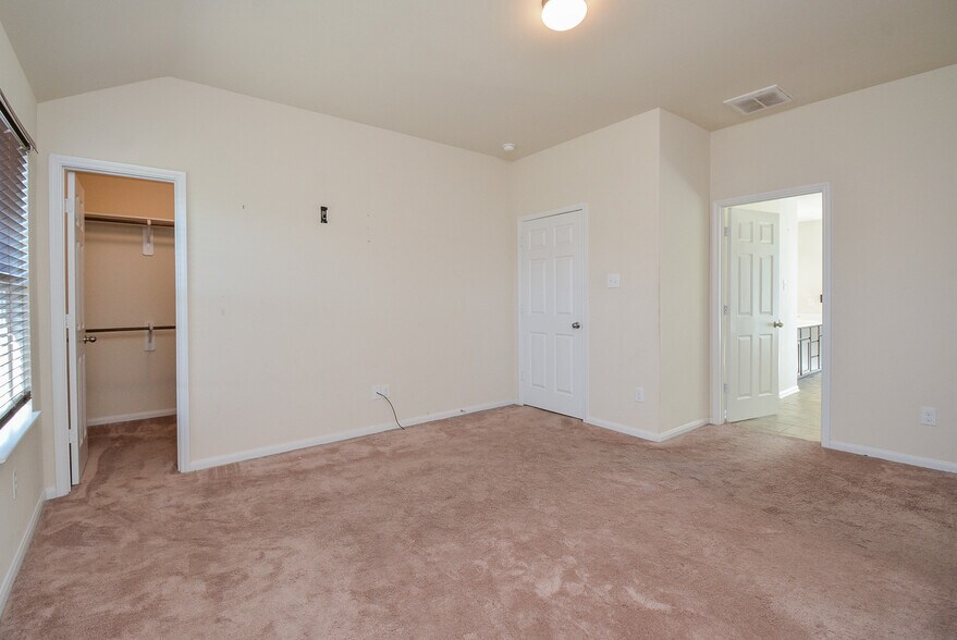 Building Photo - 2380 Elm Crossing Trail