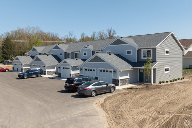 Building Photo - Fairway Corners Townhomes