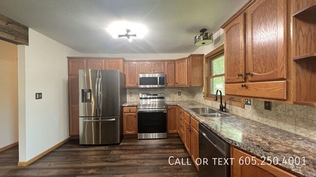 Building Photo - Spacious, Stylish, and Convenient Living