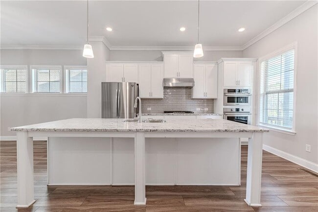 Building Photo - 5051 Pinckney Ln