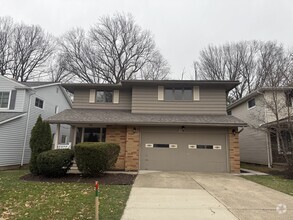 Building Photo - 2141 Halcyon Rd