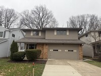 Building Photo - 2141 Halcyon Rd