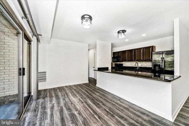 Building Photo - 12202 Braxfield Ct