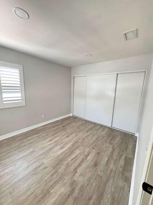 Building Photo - 1351 N Christobal Ln