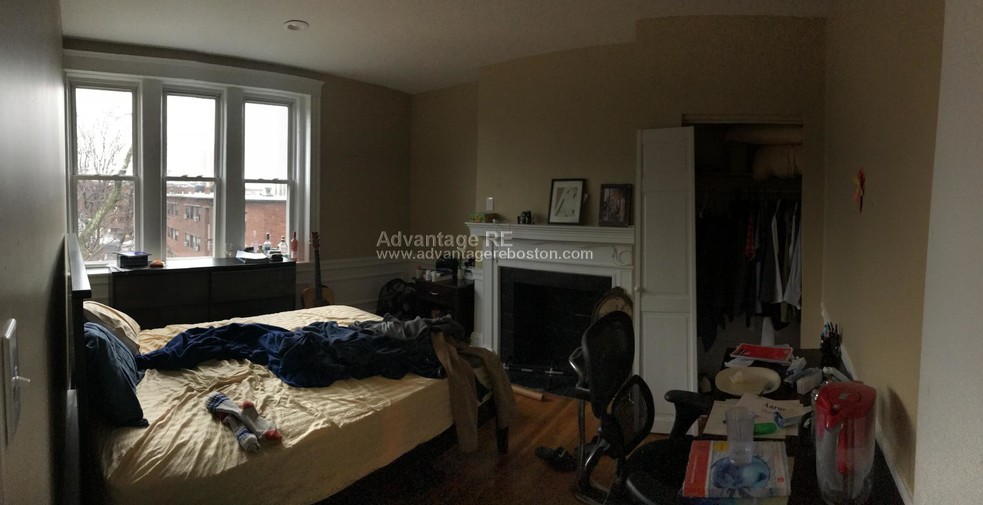 Primary Photo - 74 Egmont St