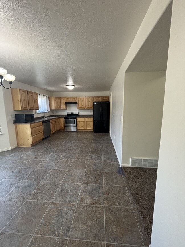 Building Photo - 3318 Quarter Mile Dr, Eagle Mountain, UT, ...