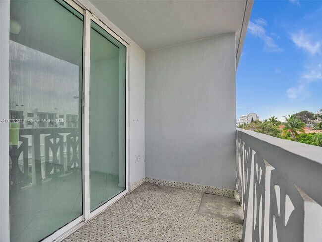 Building Photo - 8233 Harding Ave