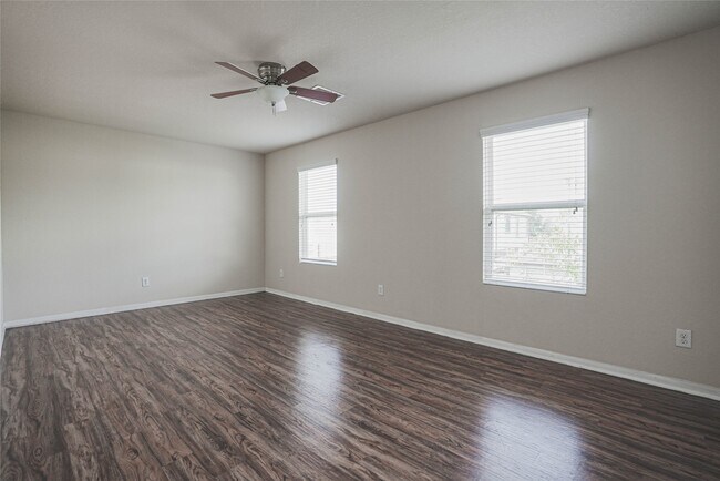 Building Photo - 3050 Thicket Path Way