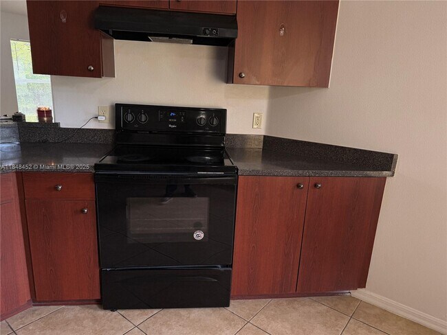 Building Photo - 13755 SW 48th Ct