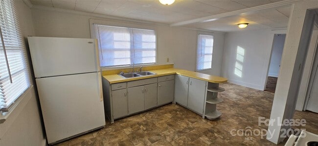 Building Photo - 1511 Fred Watson Pl