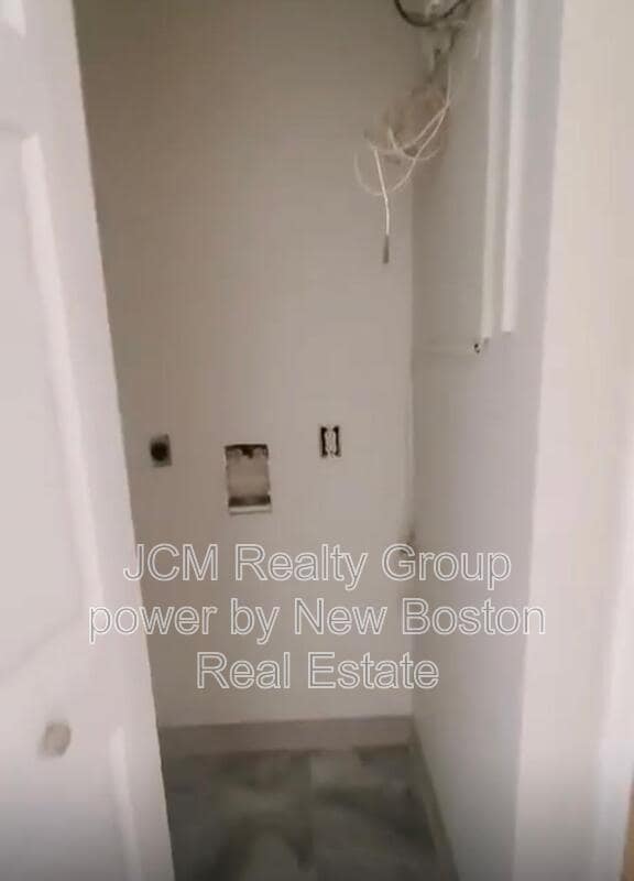 Building Photo - 80 Sagamore St