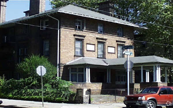 Building Photo - 3511 Baring St