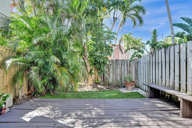 Building Photo - 1415 Miami Rd