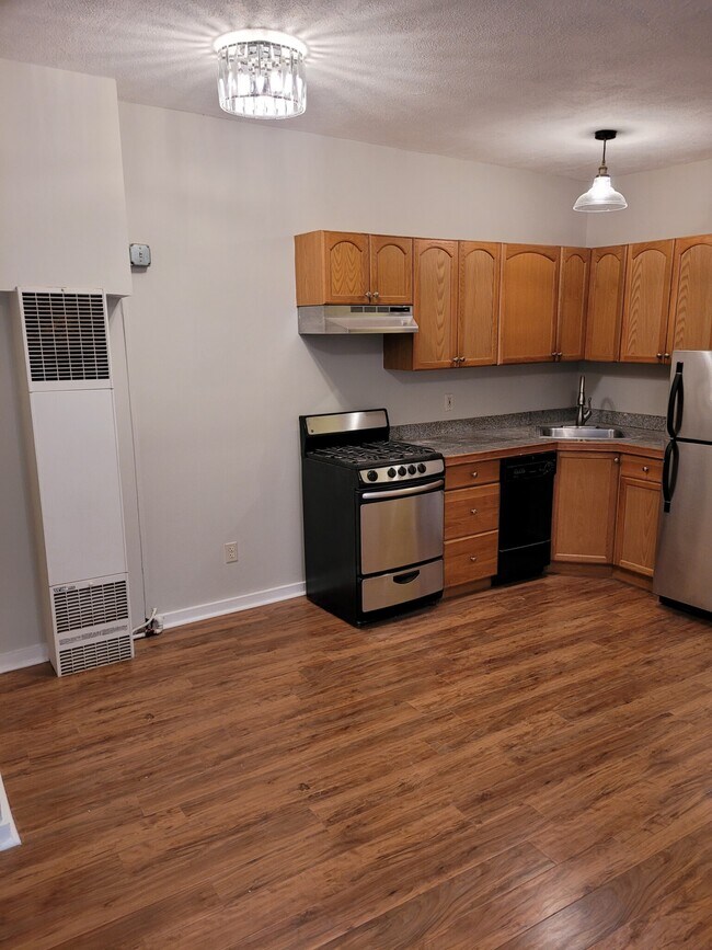 Building Photo - 149 Endicott St