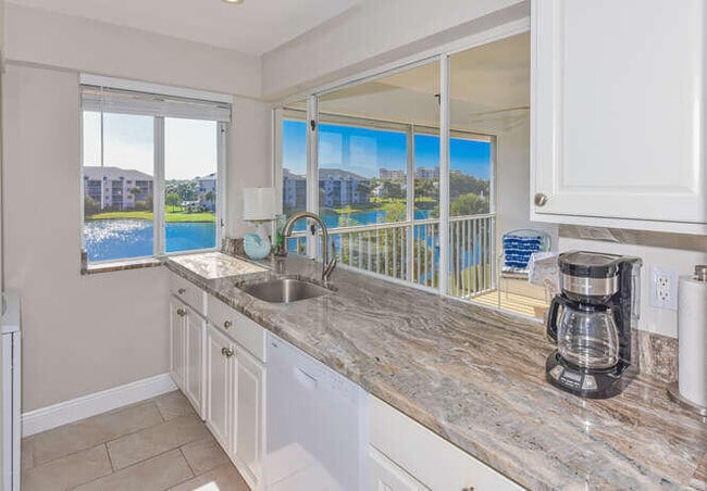 Building Photo - 353 S US Hwy 1