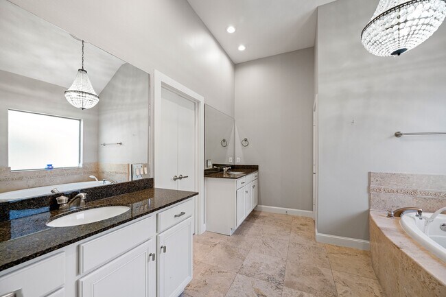 Building Photo - 1102 Patterson St