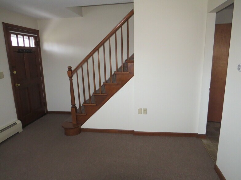 Building Photo - 469 Corey St