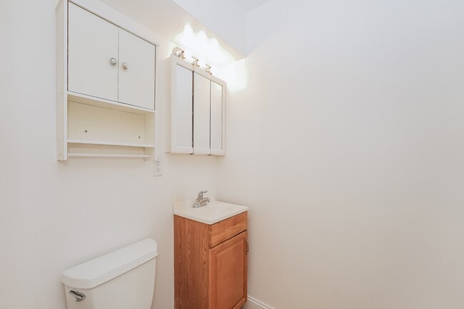 Building Photo - 373 Elan Ct
