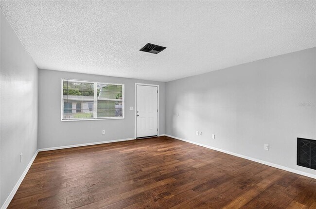 Building Photo - 8905 Tropical Palm Way