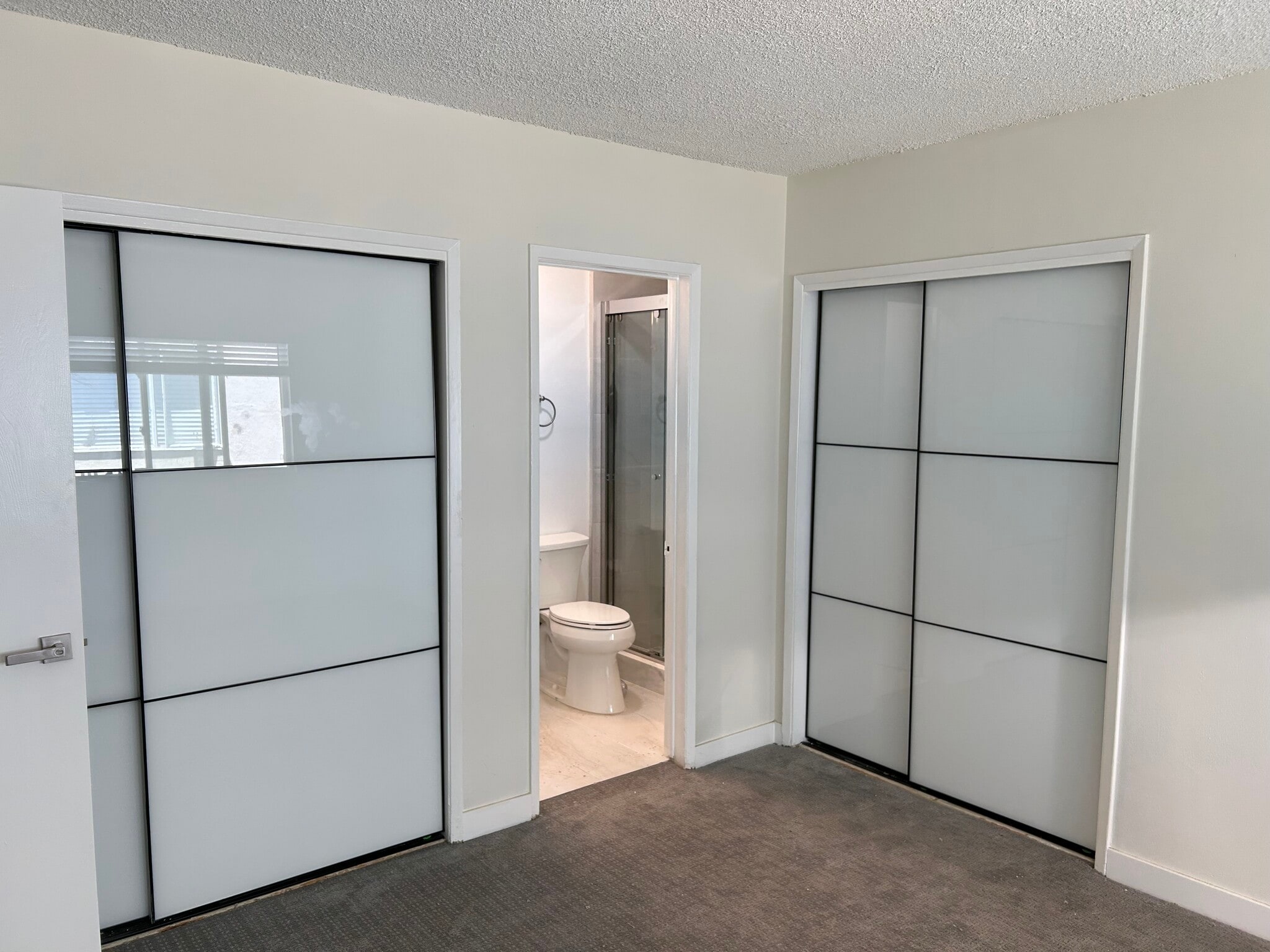 Master Bathroom - 325 S Doheny Dr