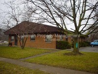 Building Photo - 1536 Henson Ave