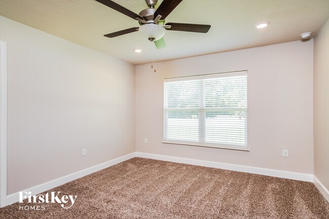 Building Photo - 602 Bradley Way