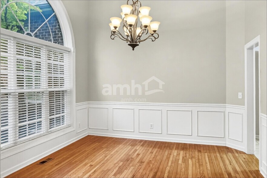 Building Photo - 3006 Stow Xing