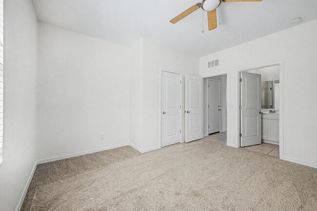 Building Photo - 35450 W Santa Clara Ave