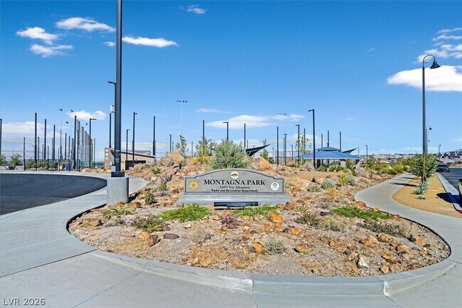 Building Photo - 3367 Stone View Ave