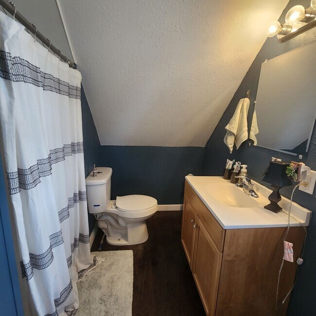 Building Photo - Four Bedroom Home Available in July