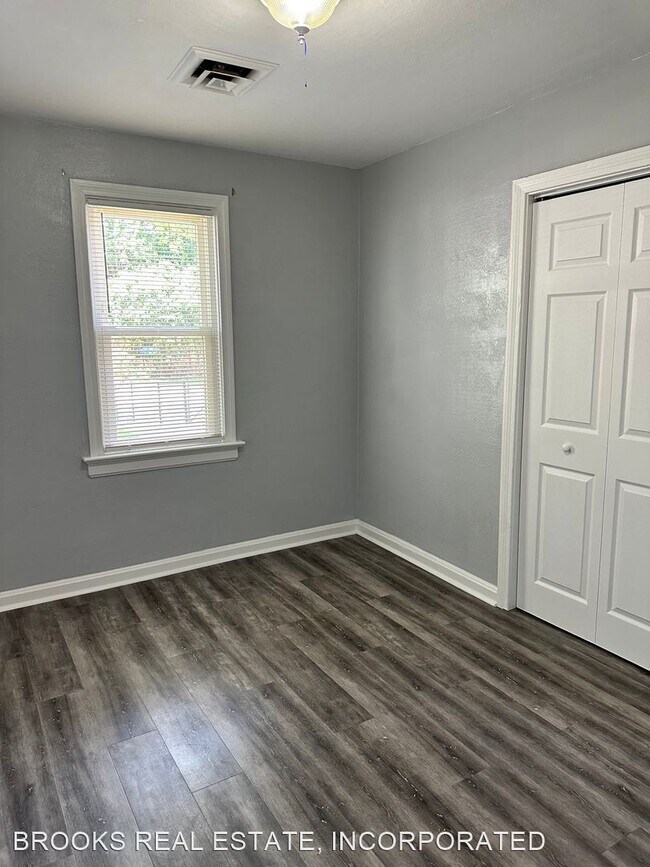 Building Photo - 3 br, 1 bath House - 1182 Duncan Drive