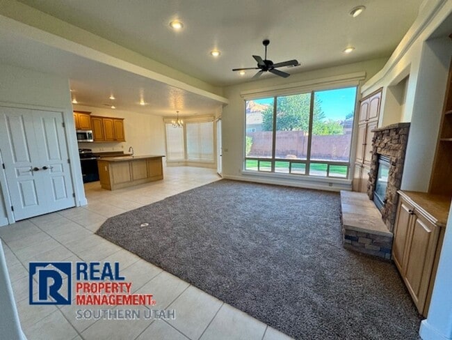 Building Photo - Copper Canyon 3 Bedroom Home