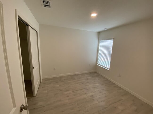 Building Photo - 1132 Papaya Cir