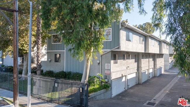 Building Photo - 9140 Burnet Ave