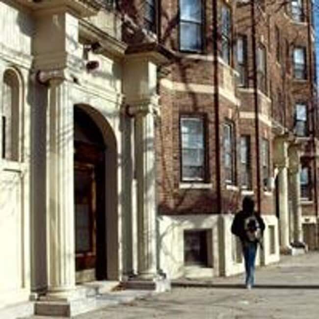 Building Photo - 2BR 1Bth unit. Heat/Hot Water included. Great location!