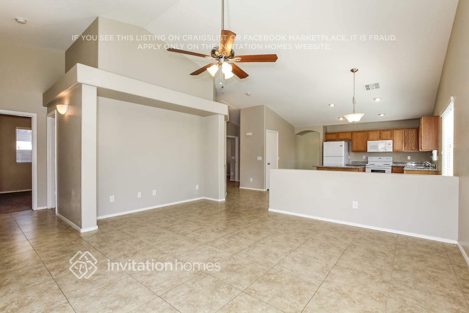 Building Photo - 2628 W Tamarisk Ave