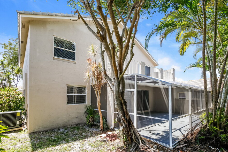 Building Photo - 18164 Blue Lake Way