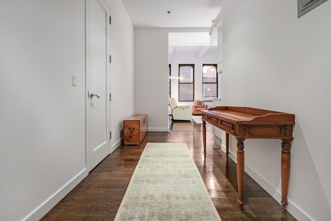 Building Photo - 11 E 36th St