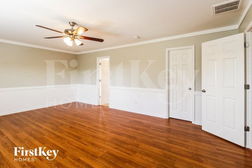 Building Photo - 6000 Black Willow Dr