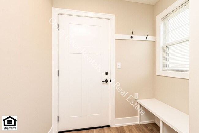 Building Photo - 10547 Old Leo Rd