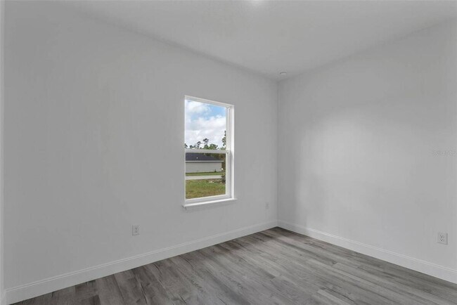 Building Photo - 2211 SW 153rd Pl Rd
