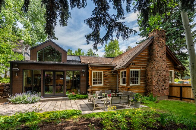 Building Photo - 109 N 2nd St