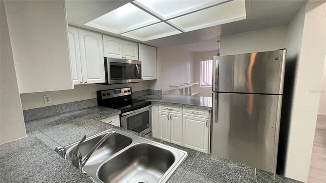 Building Photo - 892 Sunridge Dr