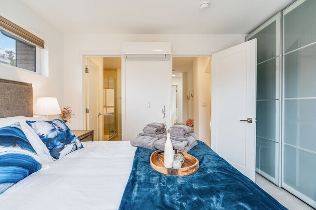 Building Photo - 724 3rd Ave N