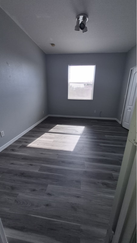 Building Photo - 10450 Manderley Way