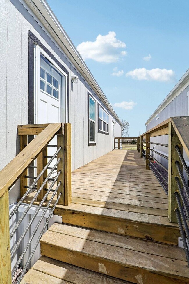 Building Photo - 1615 Sidewinder Dr