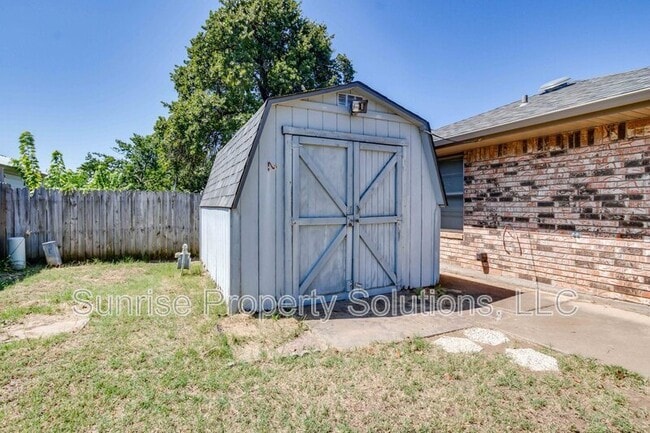 Building Photo - 1832 Michell Dr